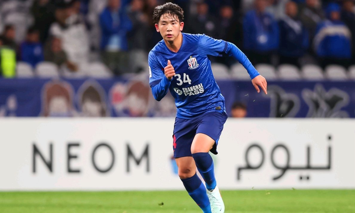 02上海申花VSFC首尔（情报）1.据上海申花跟队记者报道，球队老将于汉超缺席了