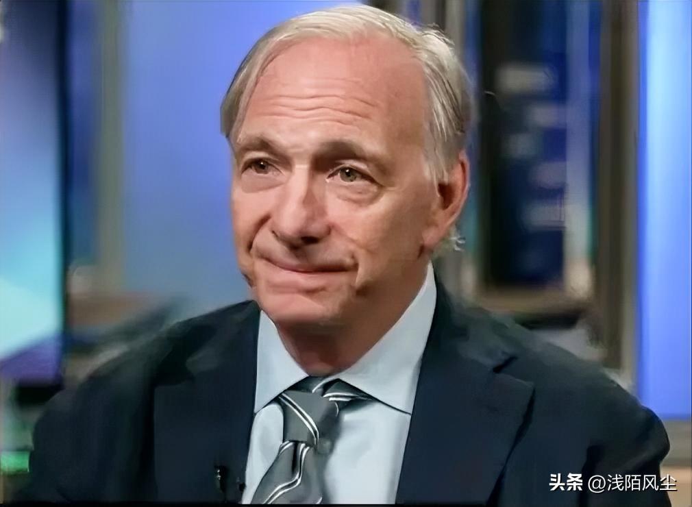 美国支出高达7万亿美元，但收入只有5万亿美元，现在这种收支模式，某种危机已经不可