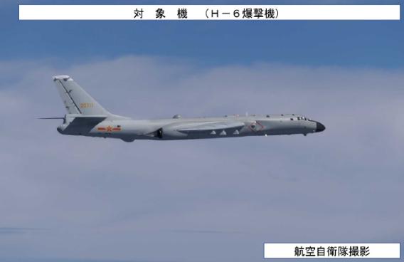6月27号，轰六进入日本海上空，东京刚想出手发现恐怖一幕！
 
当天，中俄两国空
