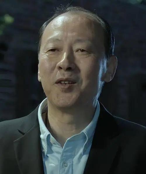 同样出演《人民的名义》，一众老戏骨演技封神，唯独陈清泉演出了旁人达不到的境界！