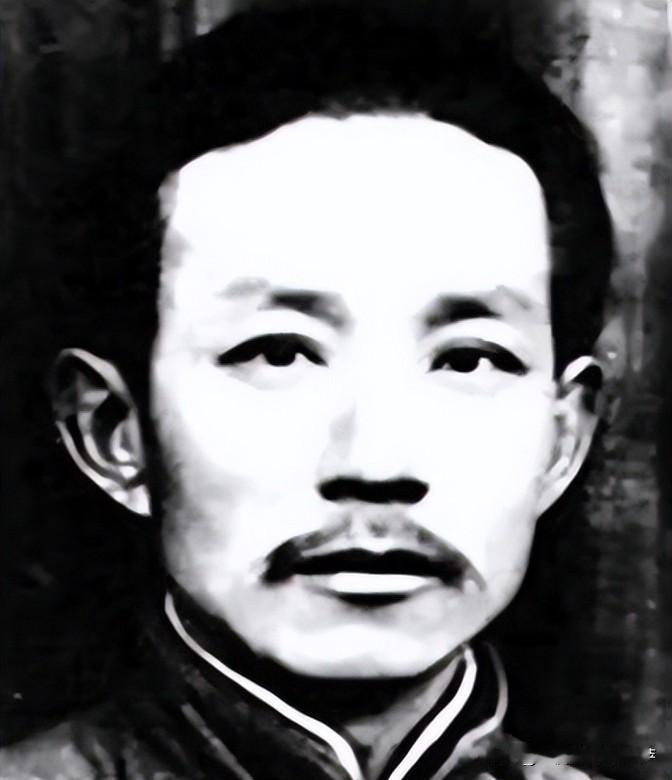 1943年，新四军团长汤景延叛变，打死三名战士，带着六百人投敌，有人提议除掉他，