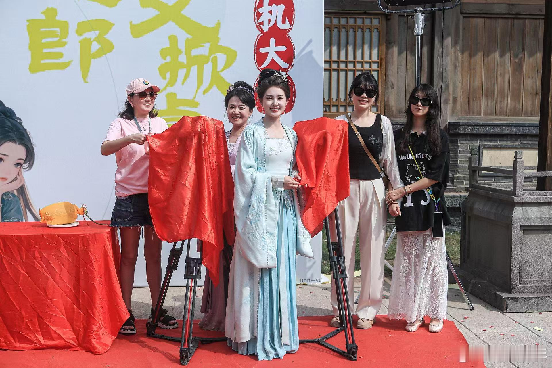 陈晓领衔的神仙阵容太能打，从科举受害者到商界传奇，票号通兑盐场博弈的剧情带感，乱