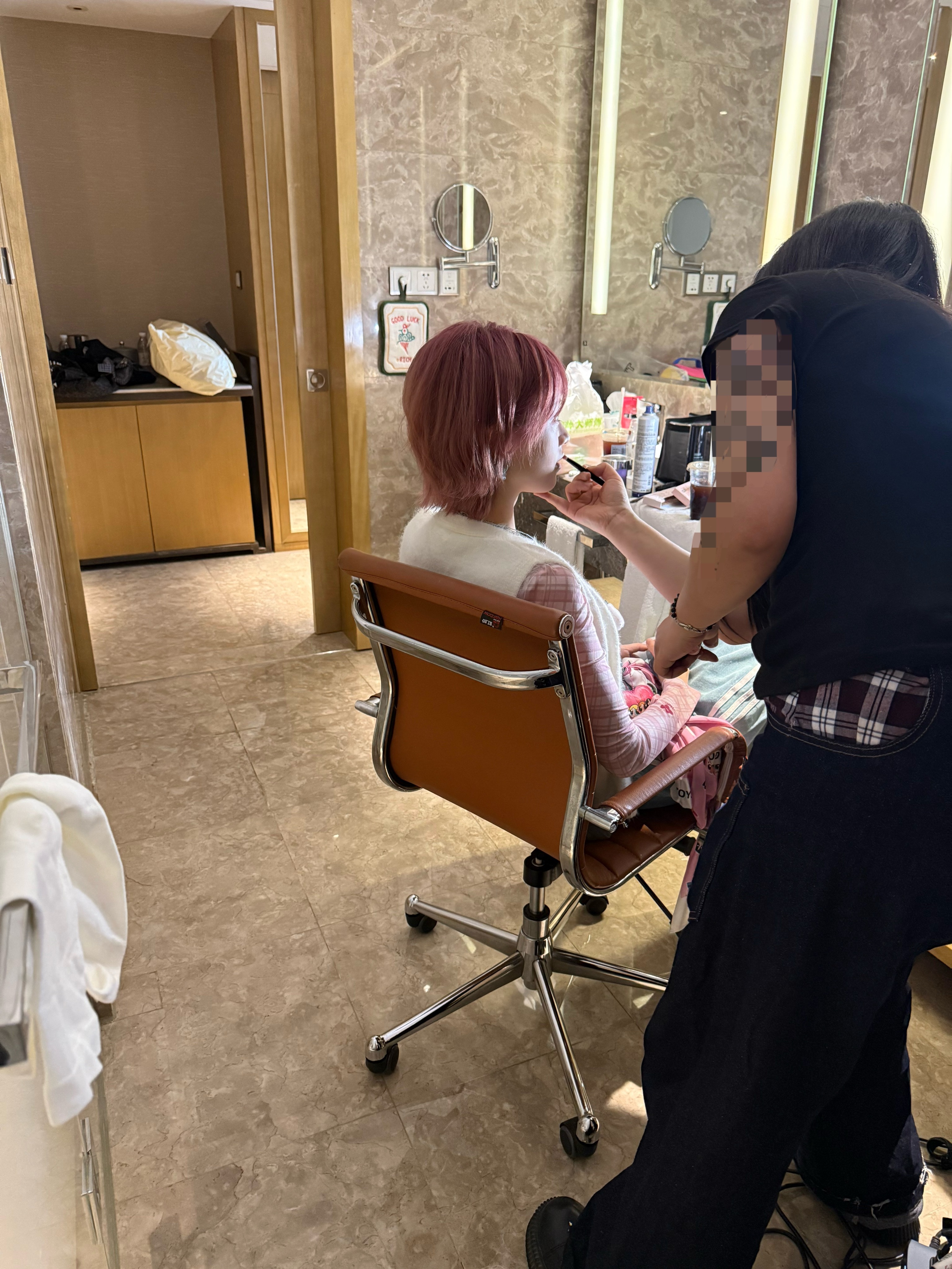 黄灿灿  粉粉的 