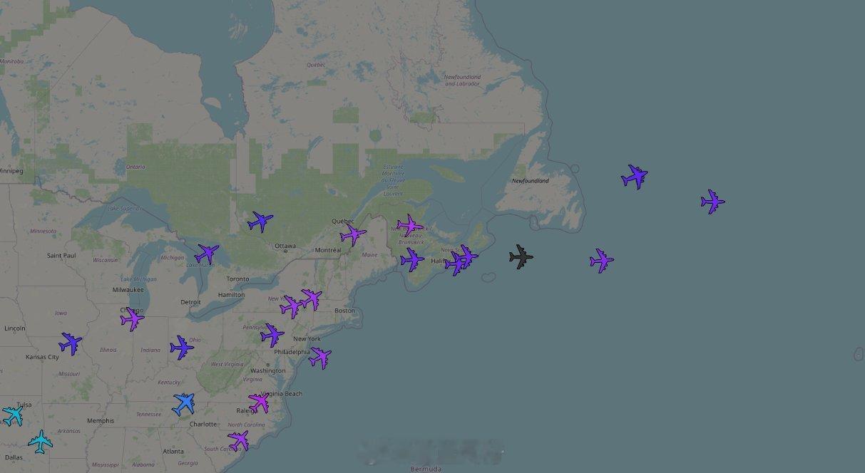今天美国28架加油机（KC-135和KC-46）集中转场，目的地似乎是欧洲航空创