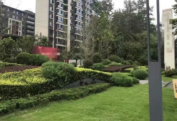 太过分了！前2天，还完了新房的房贷，为了庆祝，我和老婆在华豫川大饭店点了1桌好菜