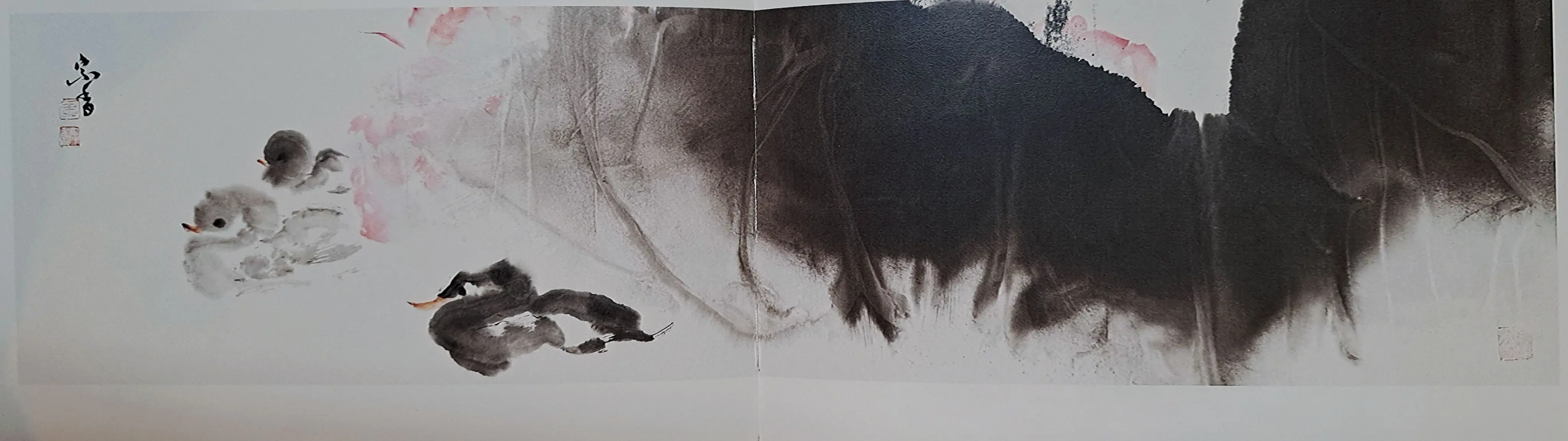 中国水墨画《春江水暖》 作者：余宗香。酣畅淋漓的笔墨，写出了春意盎然的浪漫情致