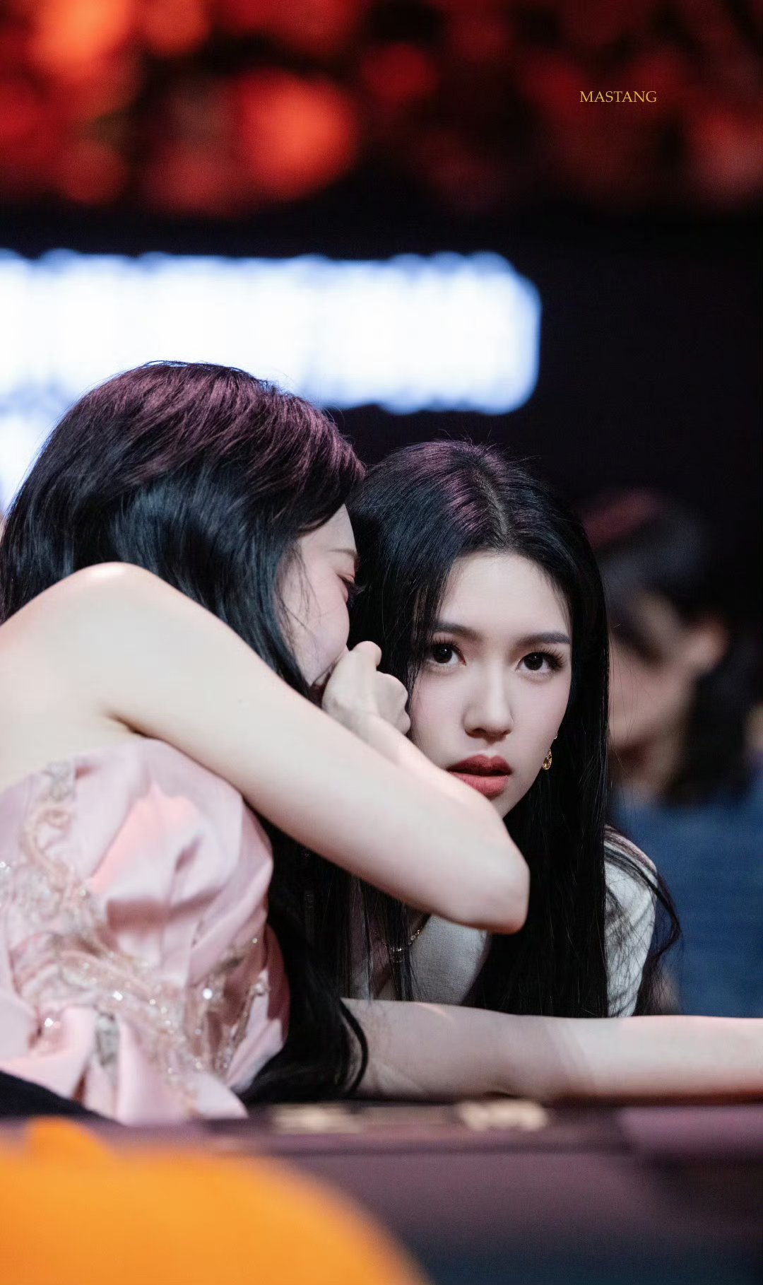 孟子义云包场支持周也你好1983孟子义包场周也新剧你好1983好有爱的姐妹俩!!