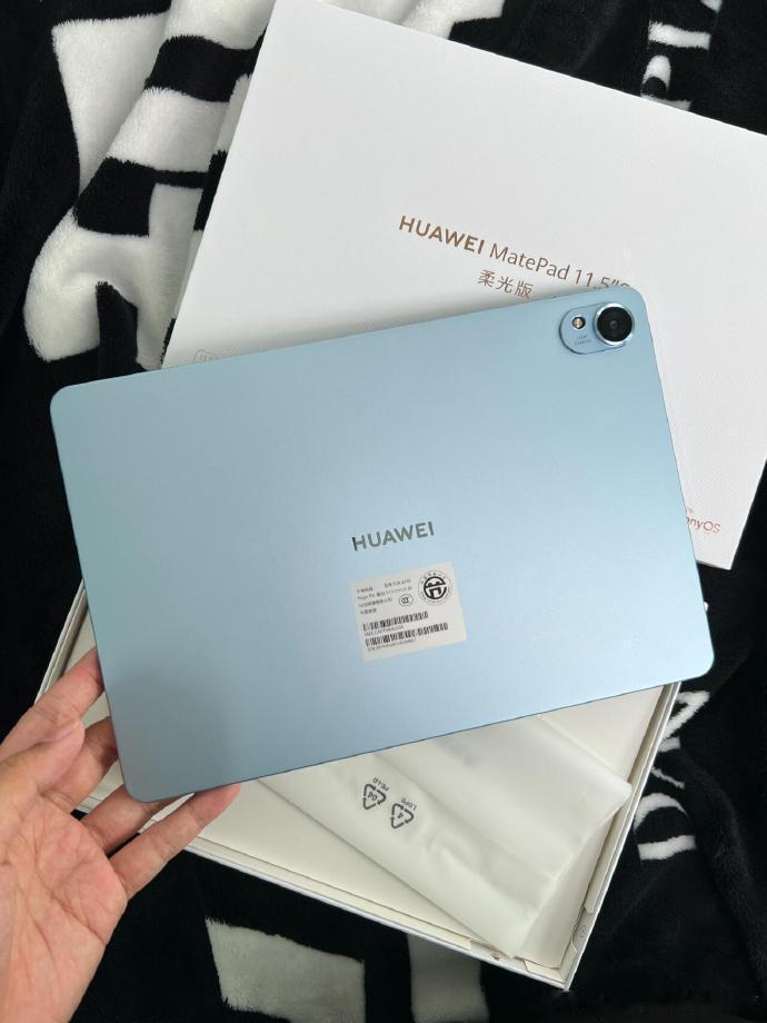 华为matePad 11.5s使用感受分享 1.续航很不错，基本上充满电可以用七