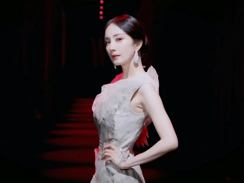 杨幂｜刘诗诗｜ 唐嫣 ｜宋茜｜倪妮，红毯还是我们85花顶！W实景空间直播W红毯 