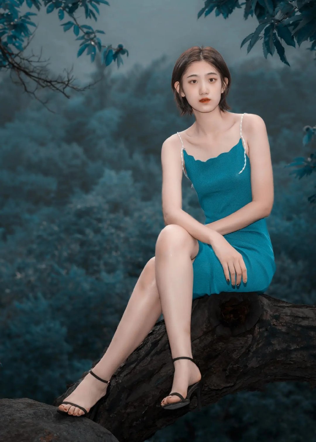 6.3元重仓6万股，从山顶一路滑落，当初有多自信现在就有多煎熬！一位美女股民在6