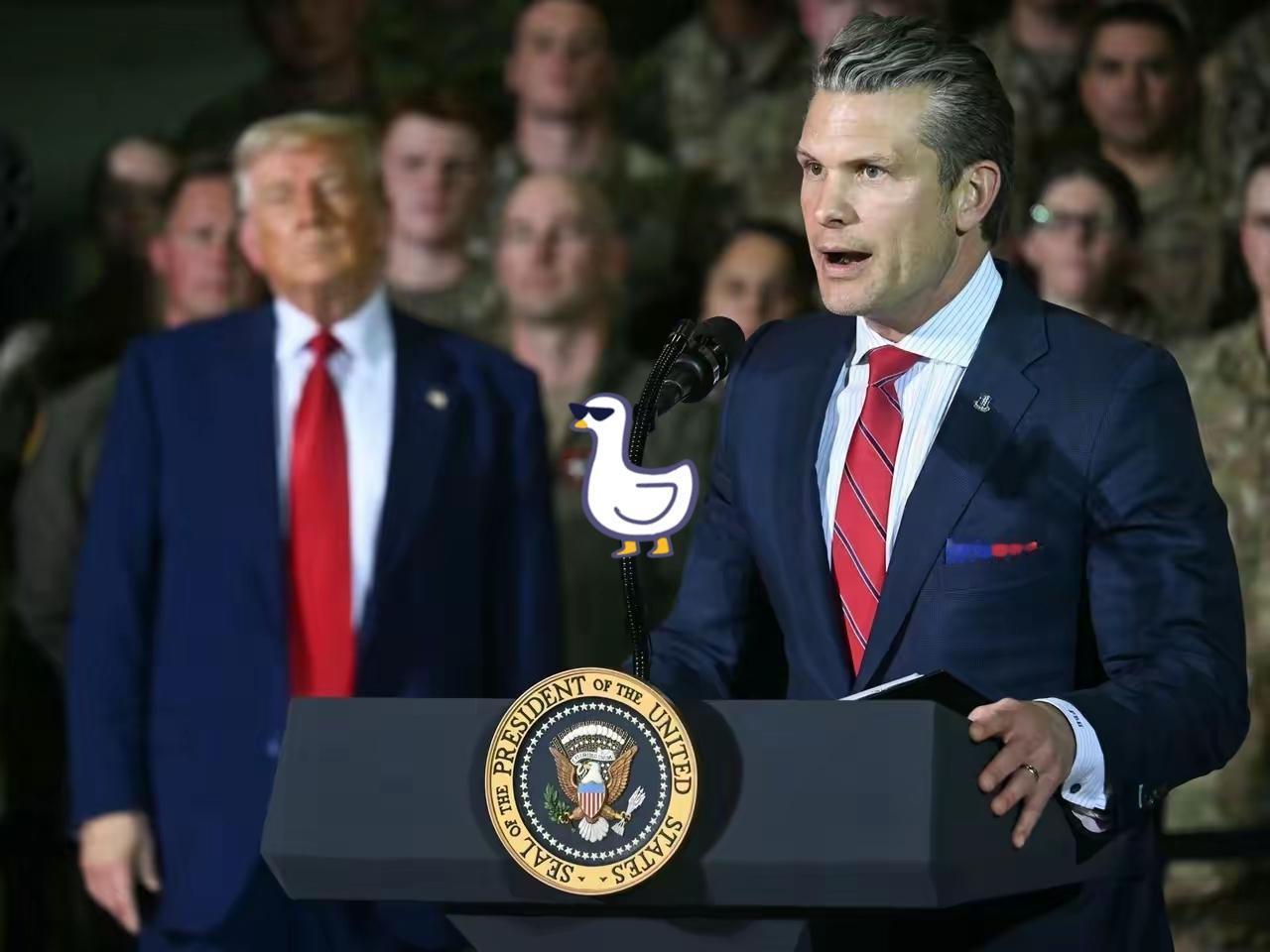 美国有两个疯子，我们要小心！
美国战争部长赫格塞思在军人大会上公开说：“我们向来