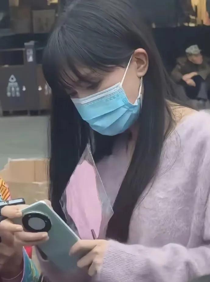 不太可能！最近，很多人说请李子染代言华为Mate70手机，这种言论说明不了解华为