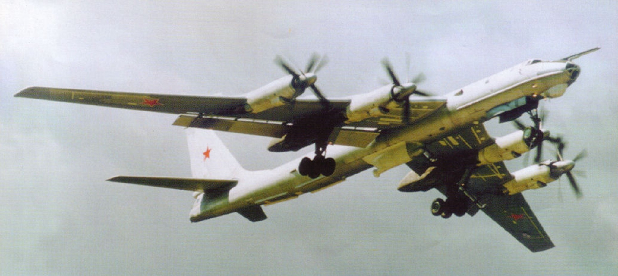 分享圖片：蘇聯圖波列夫Tu-95“熊”遠程戰略轟炸機 