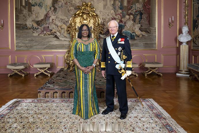 来看看最近半个月欧洲王室的大老爷们都在干嘛。这半个月比利时国王菲利普没有单人公务