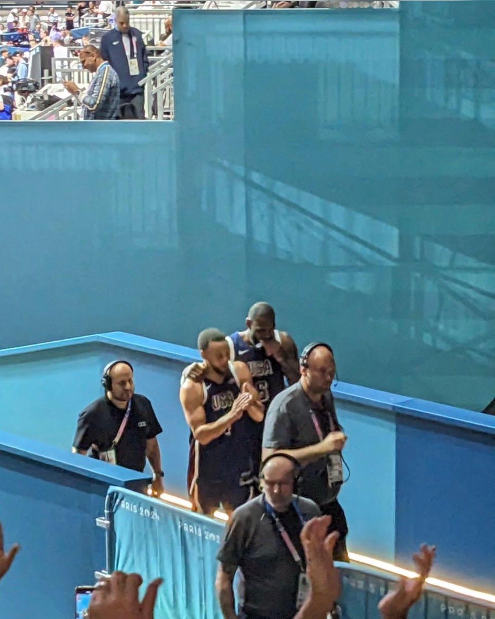 #美国男篮##美国男篮战胜塞尔维亚男篮##巴黎奥运会# 还搁这勾肩搭背 梦之队首