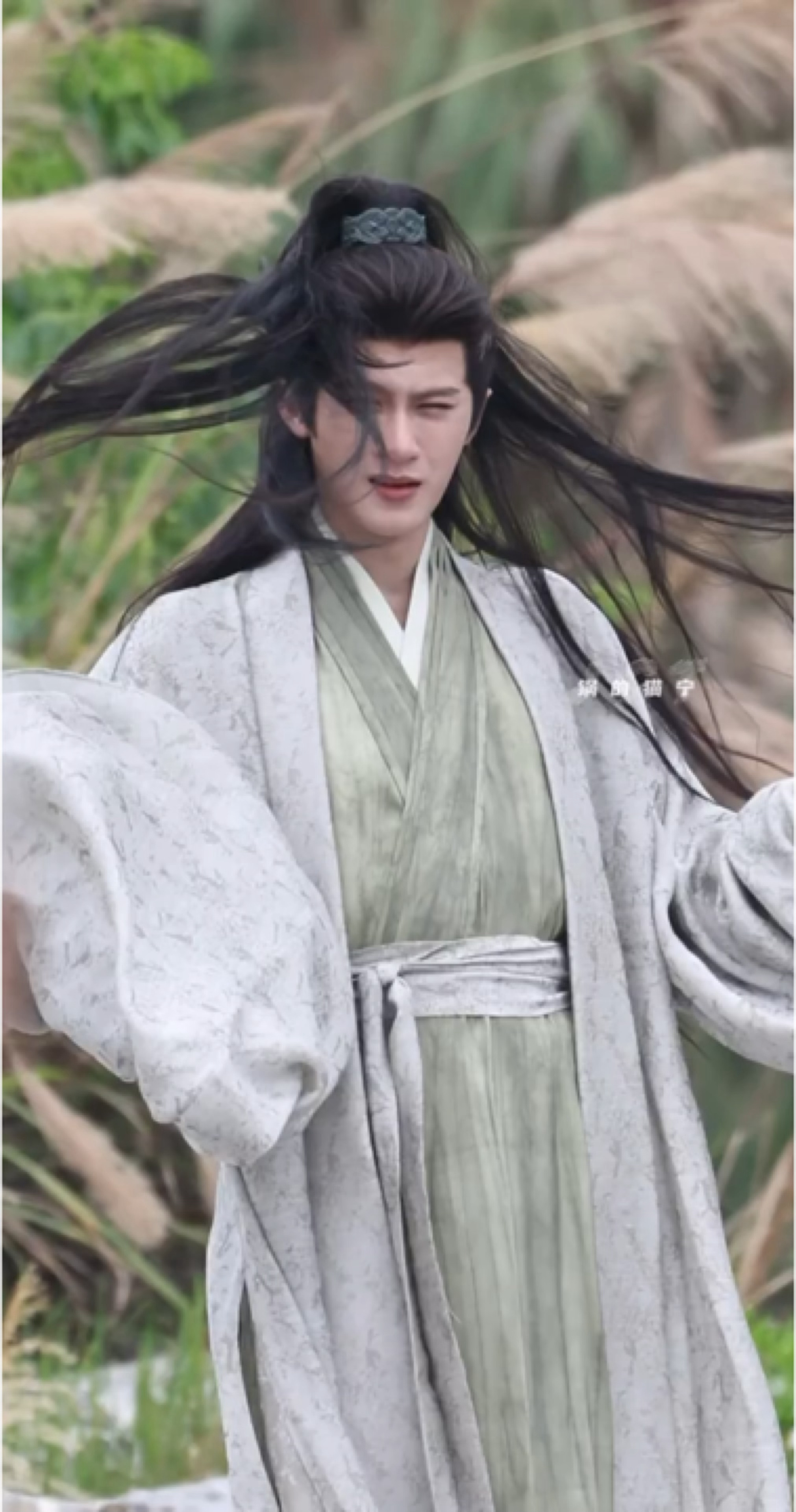 哈哈哈哈哈哈风你好坏把檀健次吹的皱巴巴风把檀健次吹的皱巴巴