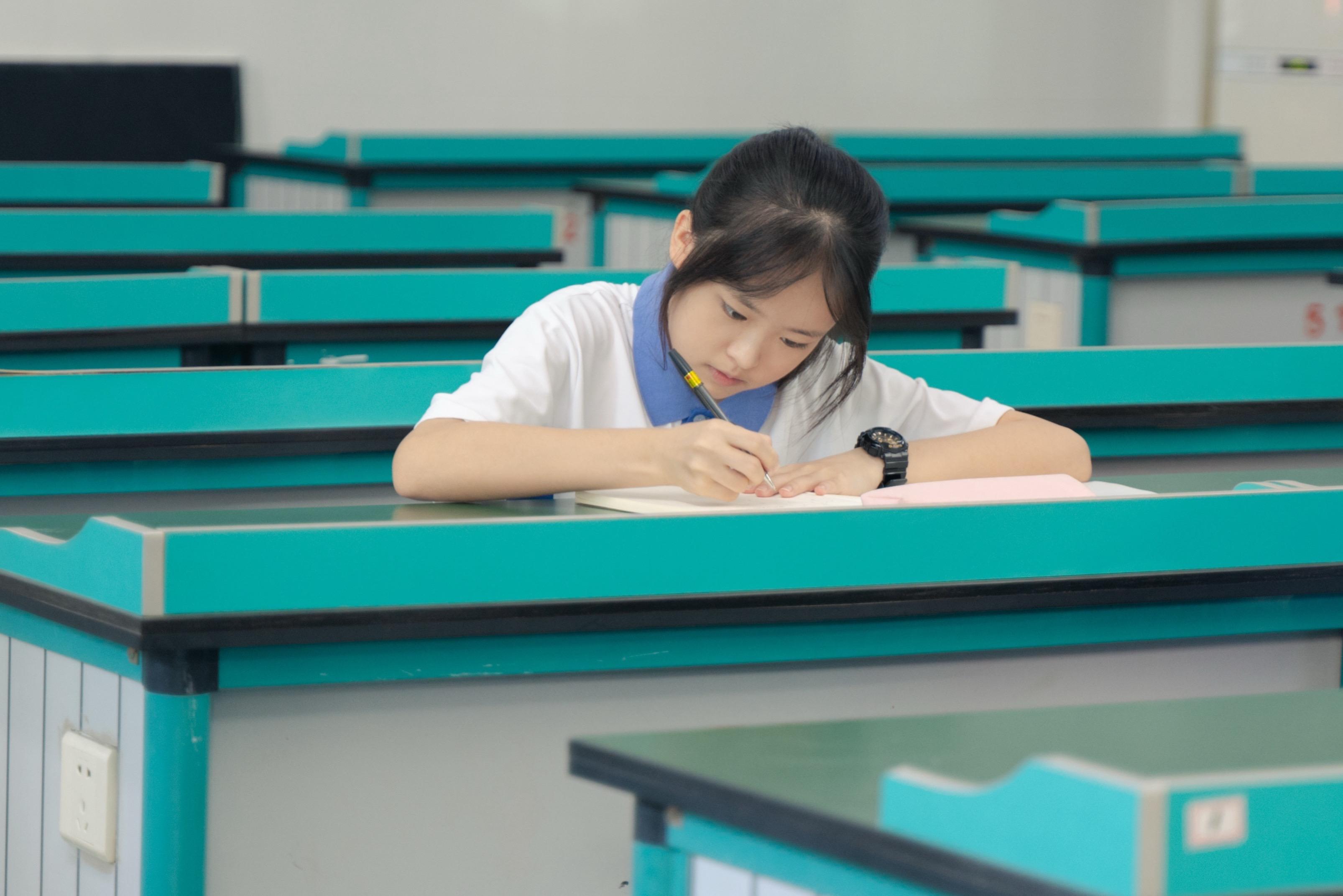 “那个夏天” 大家好！！我是林路🤓  记得初读再见十八班的故事，一个...