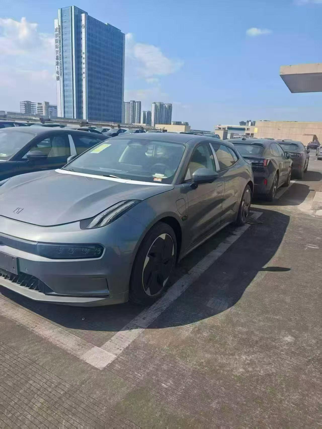 现车现票
增值裸车 杭州独苗一台
2023款极氪001WE版
300000+11
