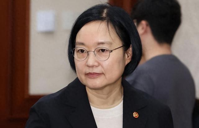 韩国 政坛彻底变天了。 李在明 刚在地方选举大获全胜，转手就扔出一枚重磅炸弹。长