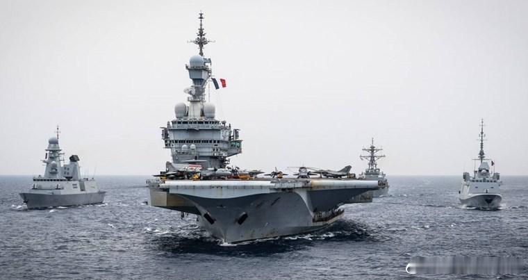 【 兵器欣赏 ： 武器装备   法国海军“戴高乐”号航母编队】 
