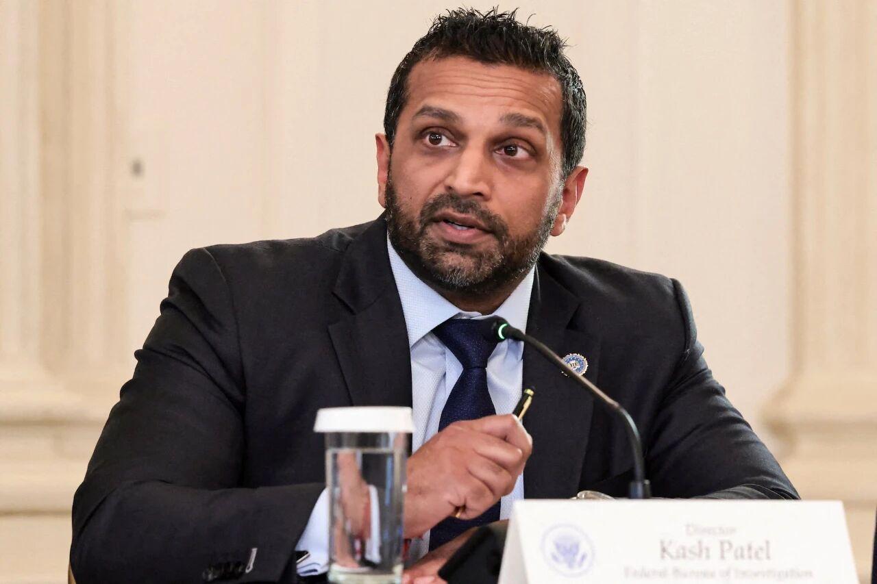 路透社独家报道，联邦调查局局长帕特尔上周秘密访问中国，与中方官员就芬太尼与执法合