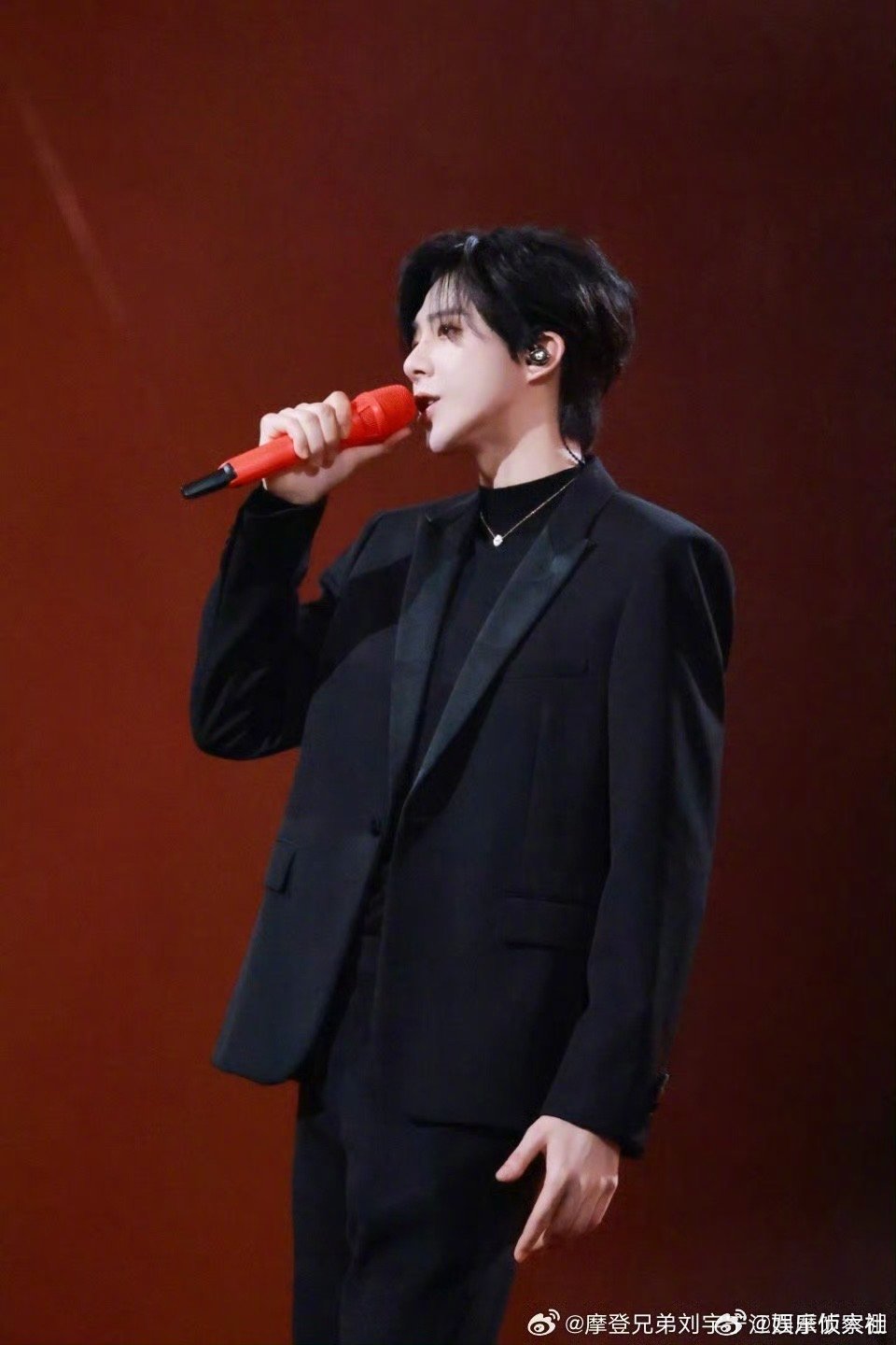 刘宇宁这一米九的大高个～ 