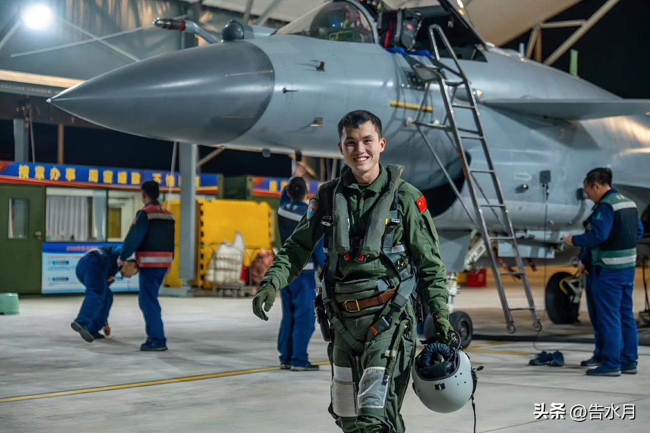 大家刻板印象里都说我军装备“土”，但我觉得这些年发展下来我们的装备已经很有范了，
