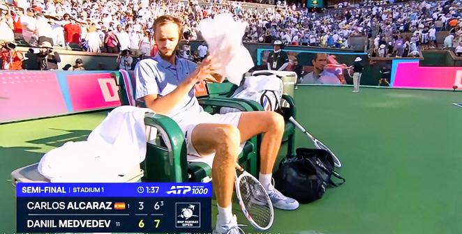 意不意外
惊不惊喜！
97分钟🔥🔥
梅总支椤起来了！！
背靠背晋级决赛！！