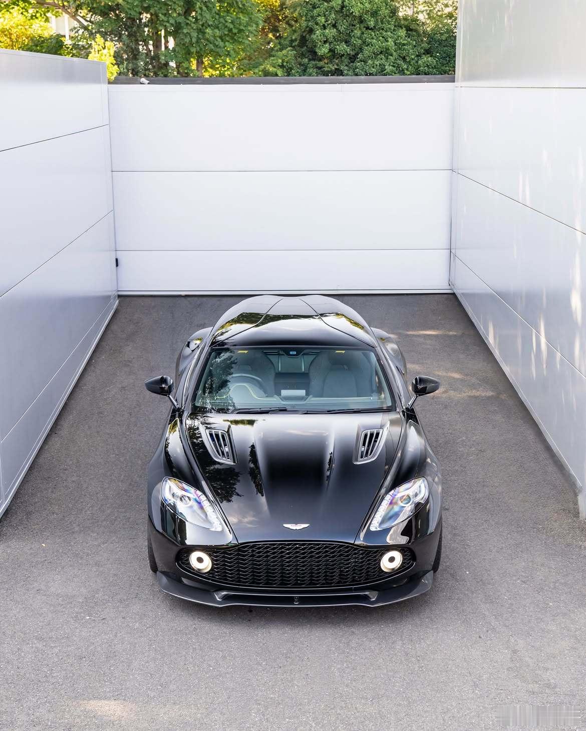 Vanquish Zagato [色] ​​​