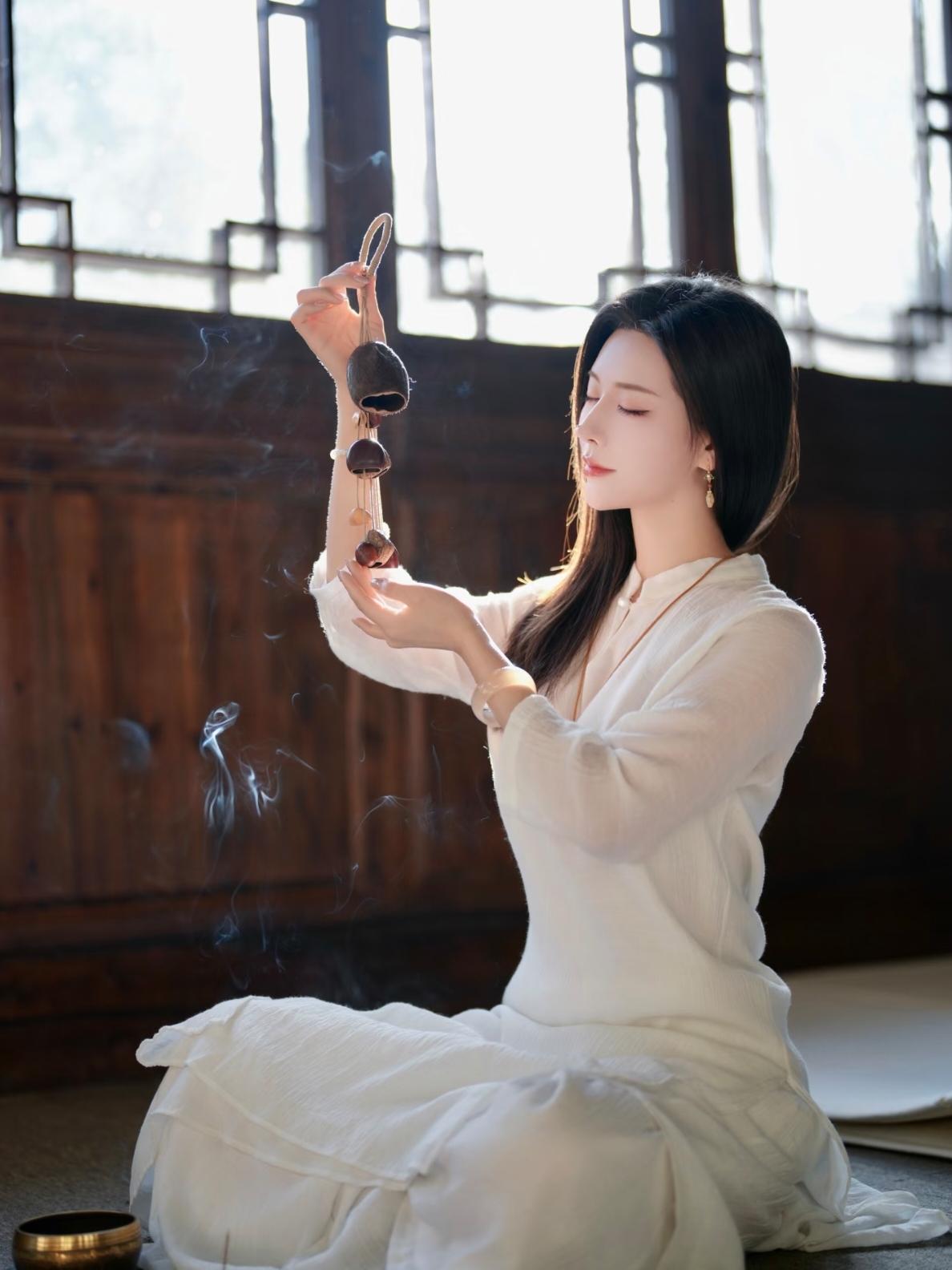 别让坏脾气，钉伤最爱你的人
 
你有没有过这样的时刻：明明心里不是恶意，却因为糟