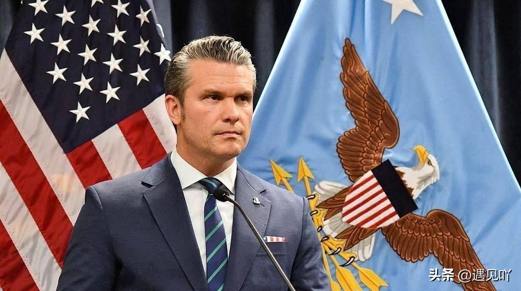 刚才真给我看笑了，这年头连“谢谢”都能强买强卖了。

美国防长直接在台面上冲着全