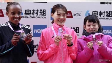 前田穗南创造了日本女子马拉松新纪录！
27岁的前田穗南（天满屋实业团）以2小时1