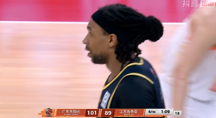 终于赢了~~广东男篮vs江苏男篮