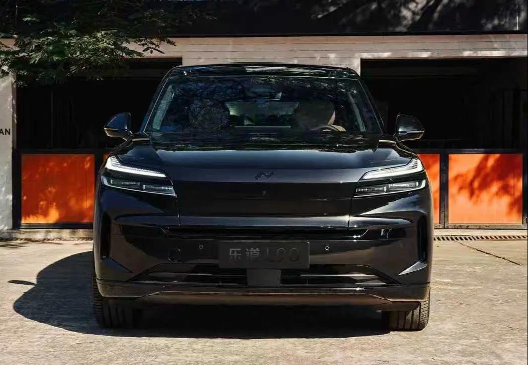 限量999台！乐道L90黑骑士版交付 30万级纯电SUV卷王
 
乐道L90黑骑