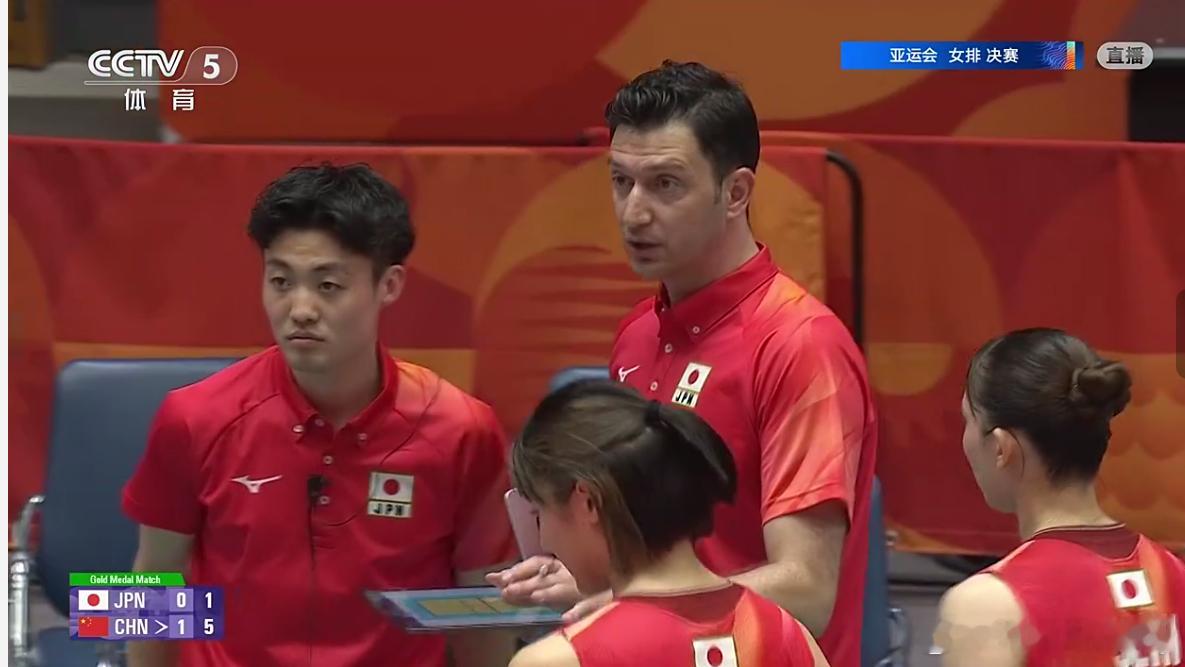 打得真好，第二局开局5-1。中国女排vs日本女排亚运会中国女排 ​​​