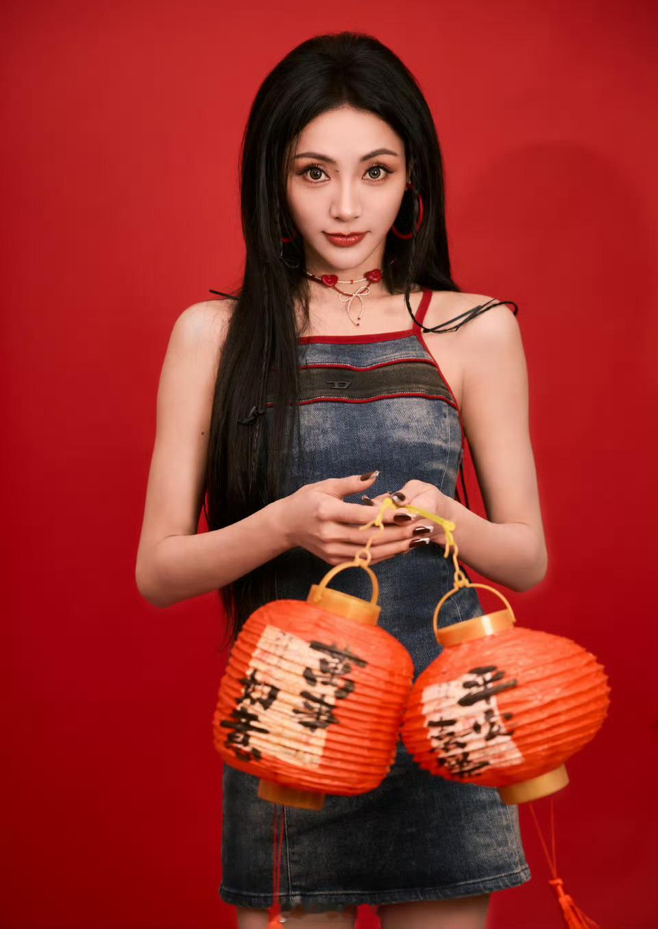 谢可寅也太漂亮辣，和红色适配度好高[送花花] 