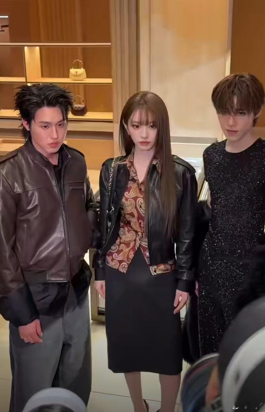 田曦薇BKPP同框田曦薇BKPP合影次元壁破了！田曦薇和BKPP同框合影了！ 田