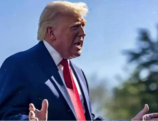 恍然大悟！特朗普的中东骗局被戳穿，炸伊朗、逼谈判全是演戏，真正目标藏不住了
 