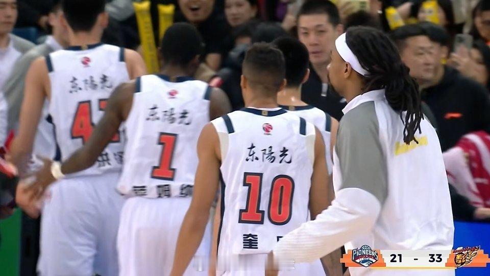 天津男篮vs广东男篮 at天津，稍有不慎，我们就要领先哦！哈哈哈哈 