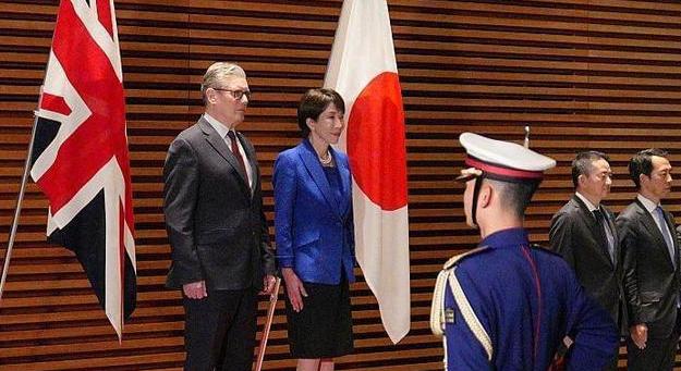 中国的阳谋果然有用：斯塔默访日，有一句话，高市早苗始终没敢说。英国首相斯塔默在访