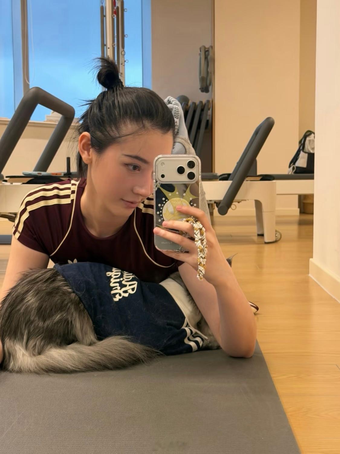 oh shit 马上九月份了要开学了掐指一算金九银十适合看妹纸研究iPhone 