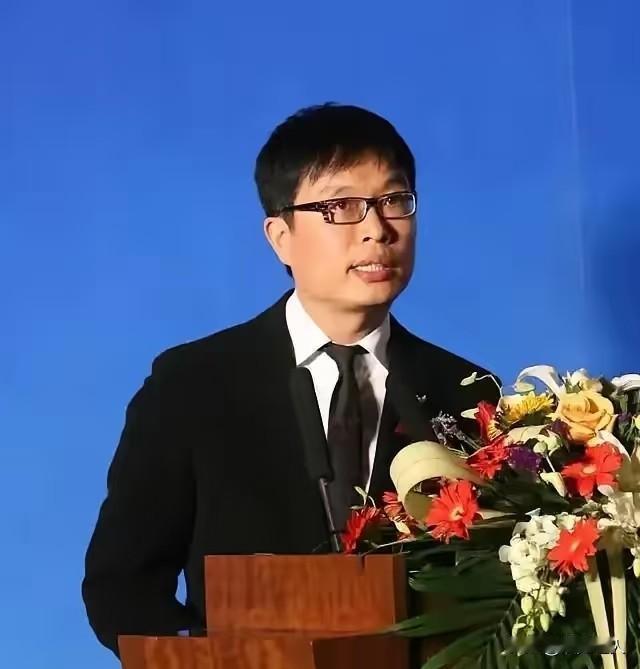 美的老板2250亿家产没人继承？

美的创始人何享健，身家2250亿，三个孩子，