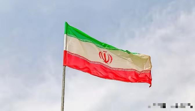 这！这！开战还不到两个小时，以色列宣布伊朗军队总司令阿米尔·哈塔米被击杀！看来伊