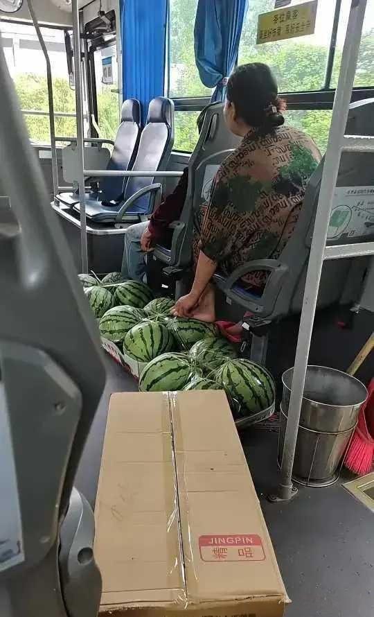 这么多西瓜怎么吃啊