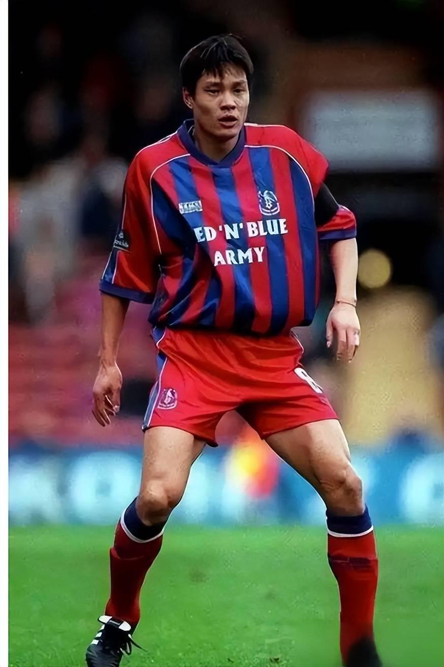 孙继海：加盟水晶宫后不久，我便牢牢占据了球队左后卫的主力位置。后来科佩尔接任主教