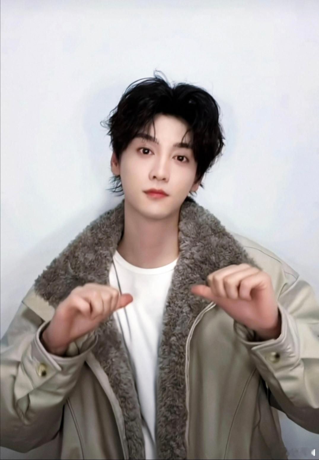 田栩宁 txn向全世界安利田栩宁 你说话的每一句，都像星星落在心上，轻轻一碰，就