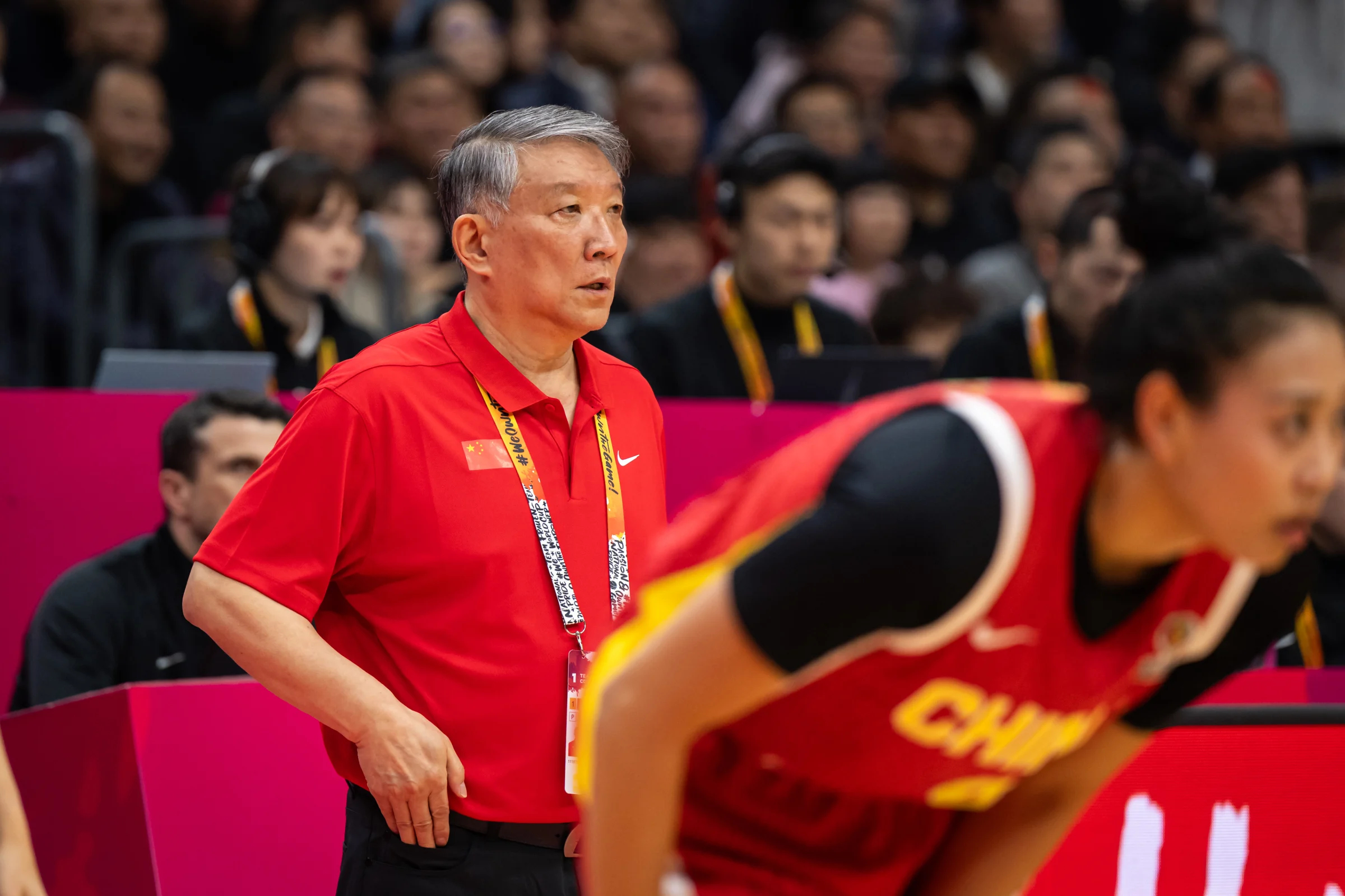 面对热身赛大胜过35分的捷克，中国女篮10分险胜，王思雨得到全队最高的14分。今