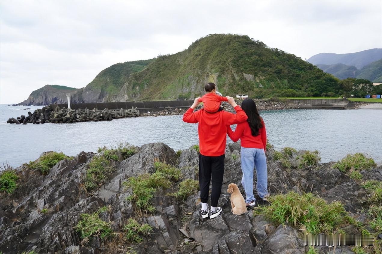 林书豪对妻儿的隐私保护得太好了。

时至今日，林书豪的妻子和他的孩子，一直都没有