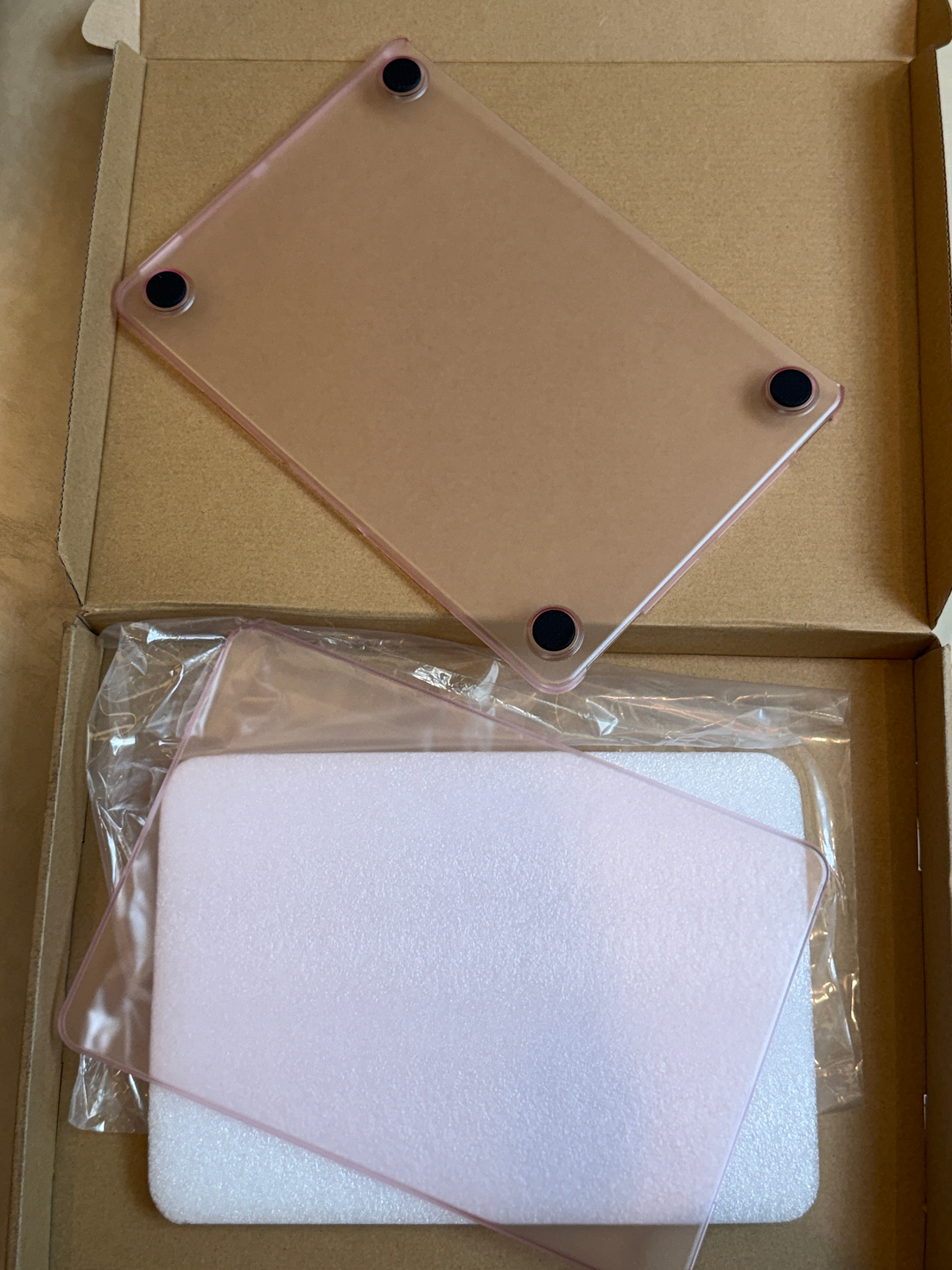 工厂给我发来一个 MacBook Neo 的壳子。我看网上很多人说 MacBoo