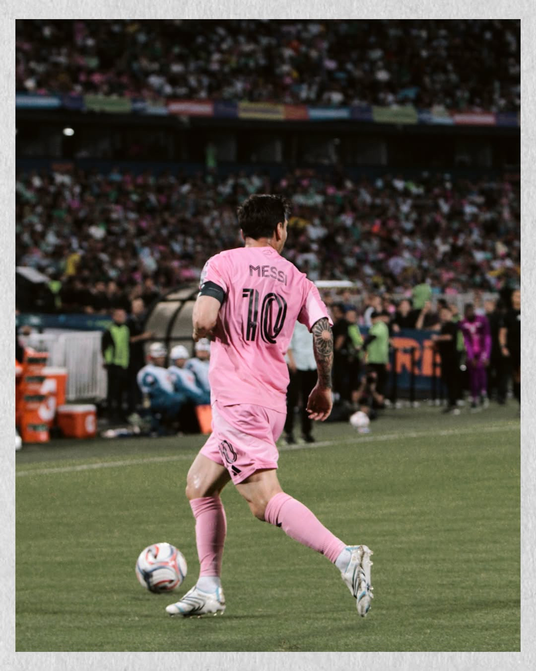 梅西  🩷🖤🐐 